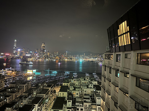 香港柏宁酒店｜窗边安心观台风
