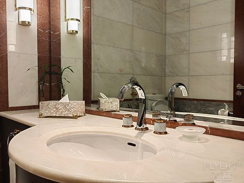 白袍拂过金樽影，红海潮生琉璃厅-行政海景单卧套房@The Ritz-Carlton, Jeddah