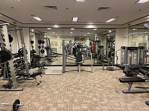 繁星一点点 —— 银星皇冠假日の两种型 电影房&Suite2623
