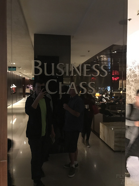 新航伴我成长新航助我旅行新航帮我救赎-新加坡航空通航中国40年快乐