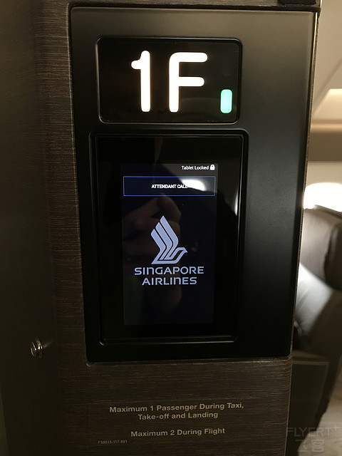 新航伴我成长新航助我旅行新航帮我救赎-新加坡航空通航中国40年快乐