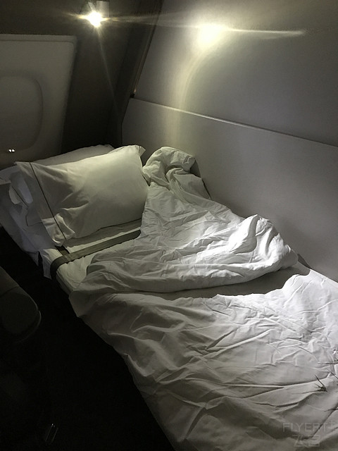 新航伴我成长新航助我旅行新航帮我救赎-新加坡航空通航中国40年快乐