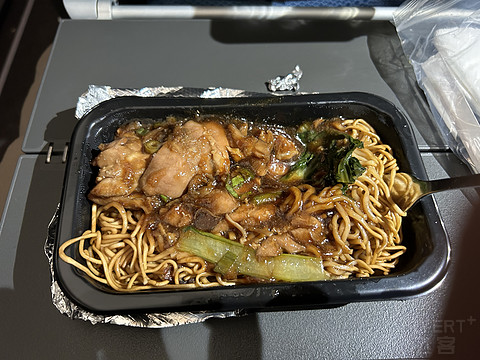 新航伴我成长新航助我旅行新航帮我救赎-新加坡航空通航中国40年快乐