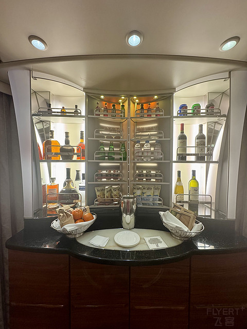 阿联酋航空A380头等舱:迪拜DXB-香港HKG