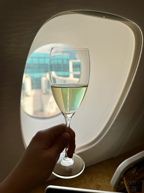 阿联酋航空A380头等舱:迪拜DXB-香港HKG