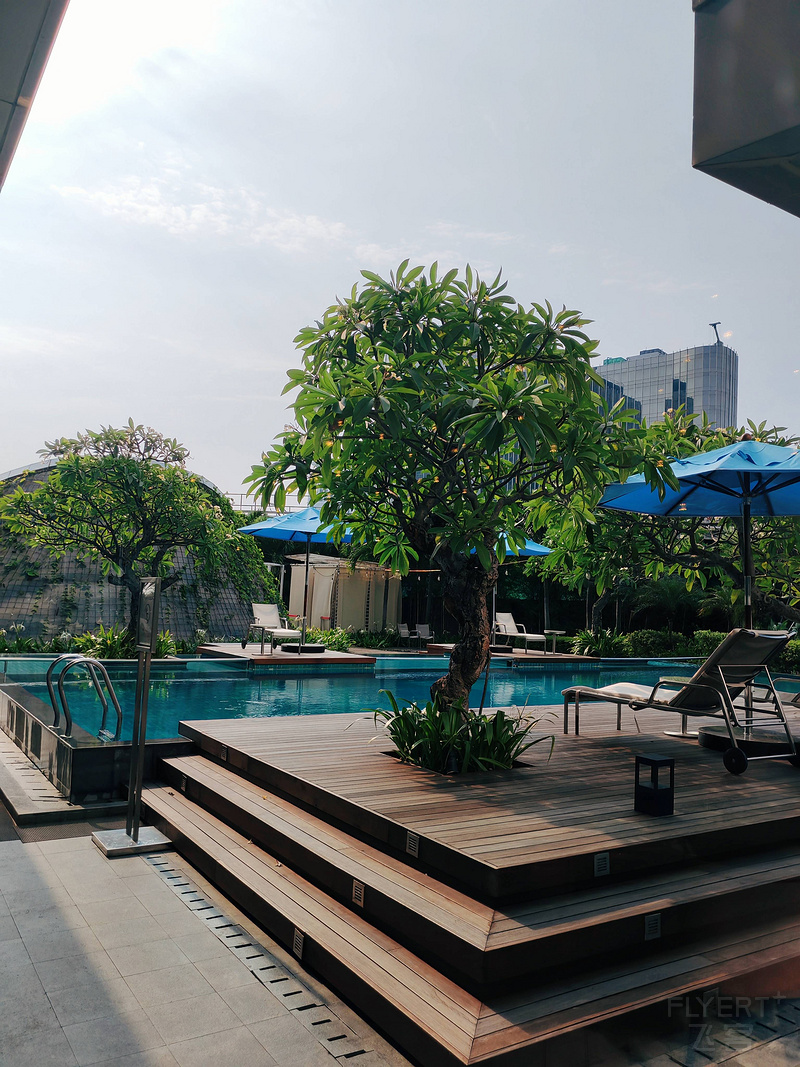 131505pH5M660loOC5JUeB.jpg