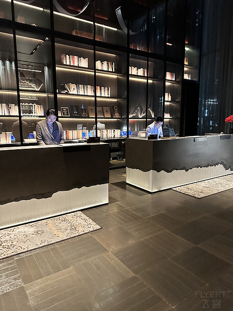 沉浸式体验洲际新贵——上海金普敦前滩酒店