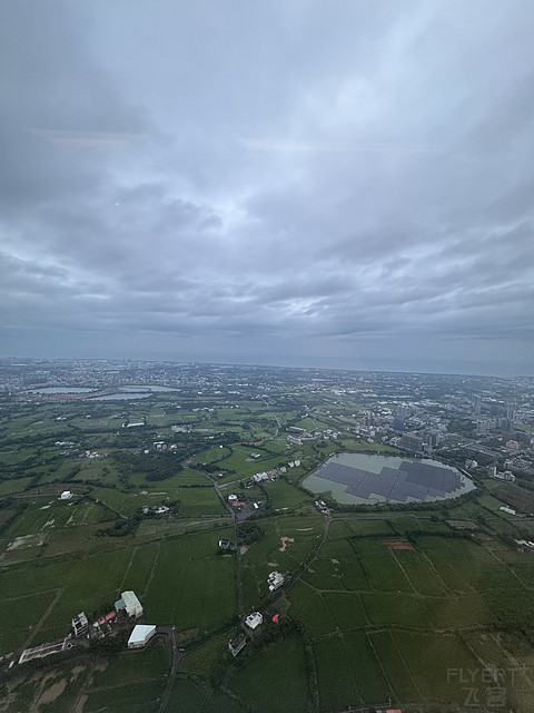长荣航空 | 比北美航司好太多的台式服务 BR009 YVR-TPE 皇玺桂冠舱