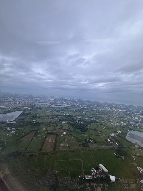 长荣航空 | 比北美航司好太多的台式服务 BR009 YVR-TPE 皇玺桂冠舱