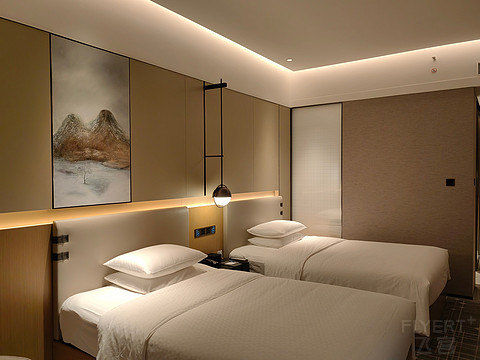 花溪碧水映长空,十里河滩镜影中@Four Points by Sheraton Guiyang, Huaxi 花溪碧水映长空,十里河滩镜影中@Four Points by Sheraton Guiyang, Huaxi