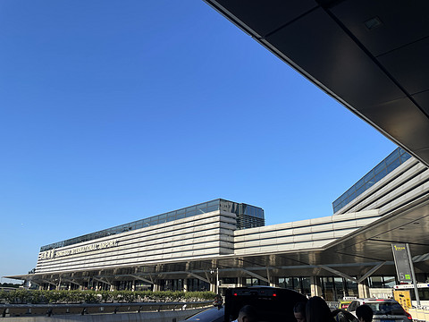 虹桥T1 休息室V01 | 上海SHA-台北松山TSA | 上航B738 两岸航线