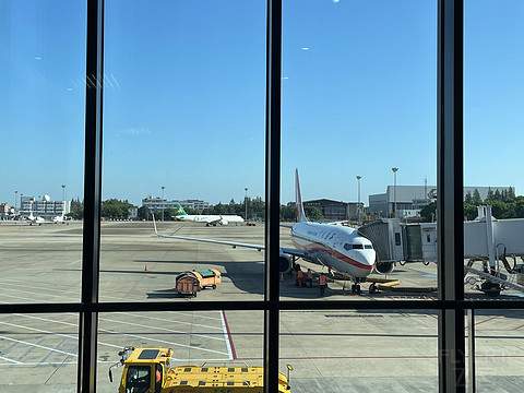 虹桥T1 休息室V01 | 上海SHA-台北松山TSA | 上航B738 两岸航线