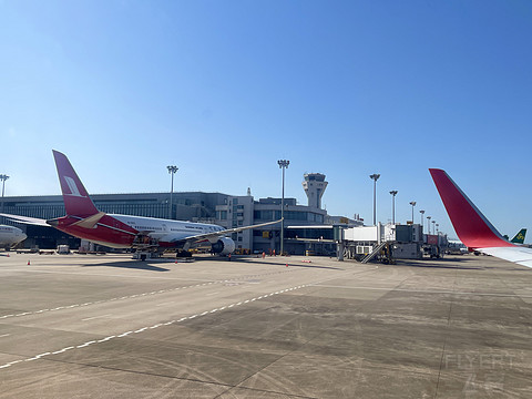 虹桥T1 休息室V01 | 上海SHA-台北松山TSA | 上航B738 两岸航线