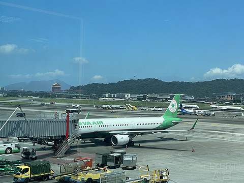虹桥T1 休息室V01 | 上海SHA-台北松山TSA | 上航B738 两岸航线