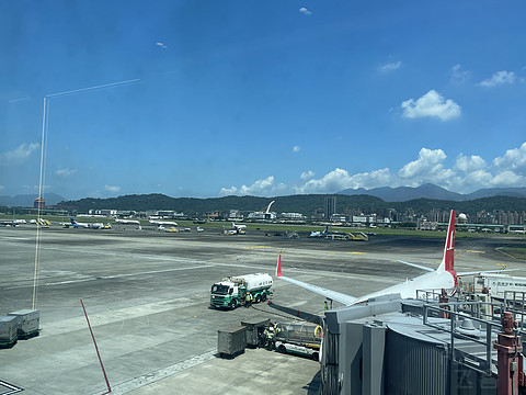虹桥T1 休息室V01 | 上海SHA-台北松山TSA | 上航B738 两岸航线