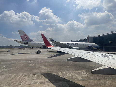 虹桥T1 休息室V01 | 上海SHA-台北松山TSA | 上航B738 两岸航线