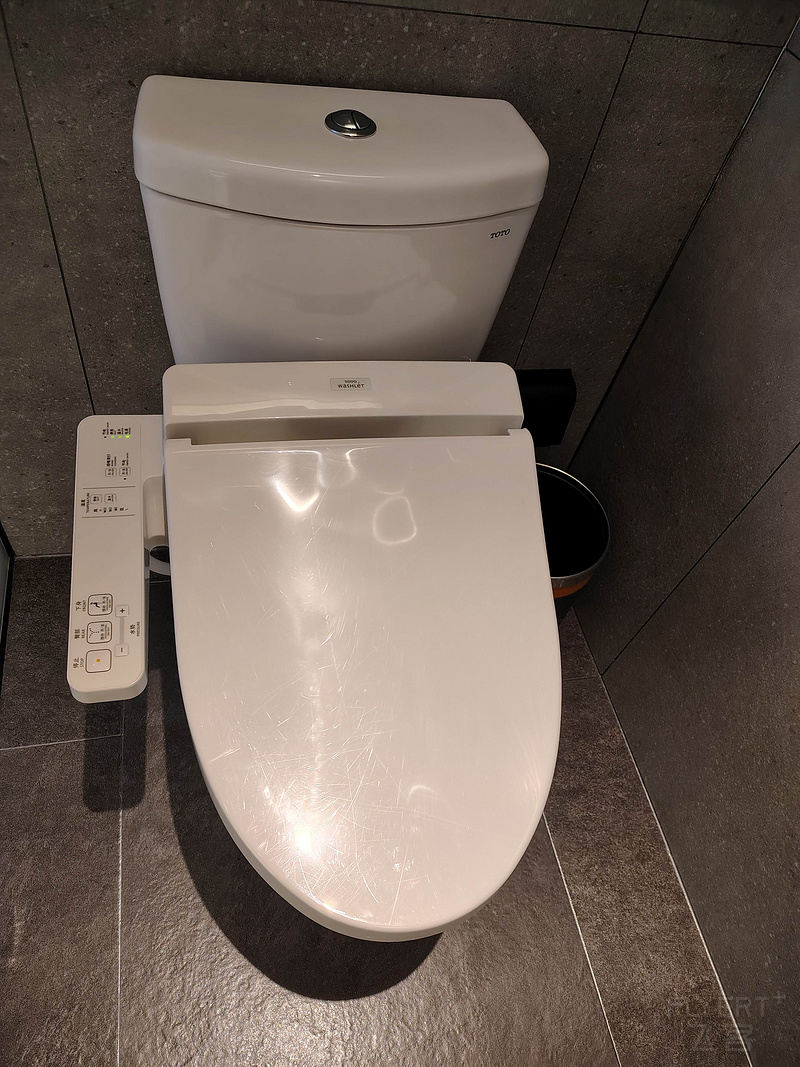 1539597MKj2TL0YZ1T5m0H.jpg