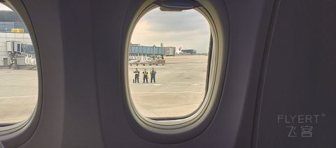 87【TAO喜提延误调时 偶遇盲盒乘务长和熟悉2号】MU2518公务舱报告