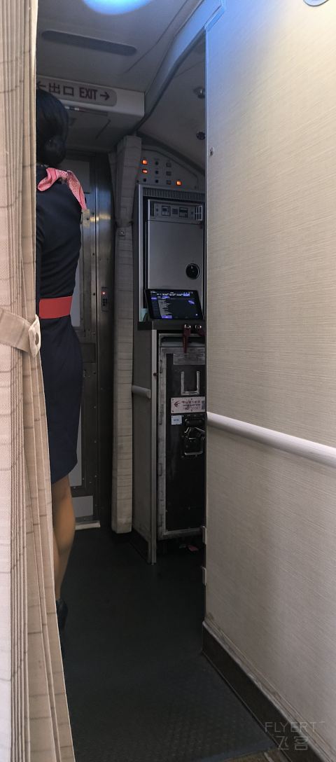 87【TAO喜提延误调时 偶遇盲盒乘务长和熟悉2号】MU2518公务舱报告