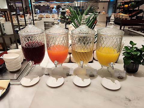 武汉泛海费尔蒙酒店【丝佰趣】东南亚主题美食节自助晚餐体验