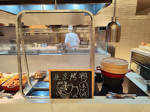 武汉泛海费尔蒙酒店【丝佰趣】东南亚主题美食节自助晚餐体验