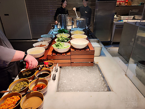 武汉泛海费尔蒙酒店【丝佰趣】东南亚主题美食节自助晚餐体验