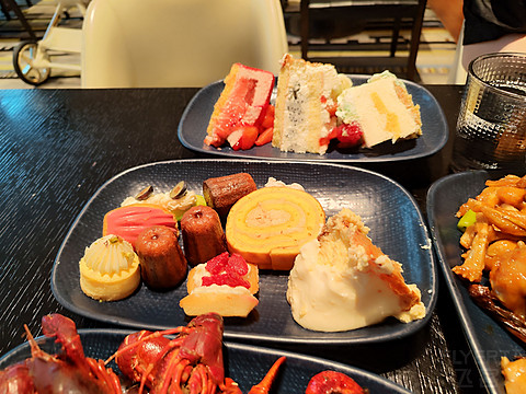 武汉泛海费尔蒙酒店【丝佰趣】东南亚主题美食节自助晚餐体验
