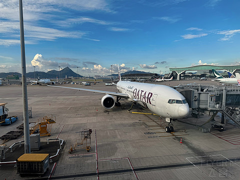 QR817｜Qatar Airways HKG-DOH Business Class｜B77W