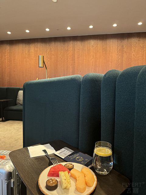 QR817｜Qatar Airways HKG-DOH Business Class｜B77W