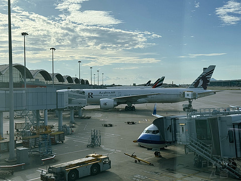 QR817｜Qatar Airways HKG-DOH Business Class｜B77W