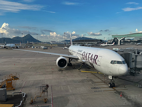 QR817｜Qatar Airways HKG-DOH Business Class｜B77W