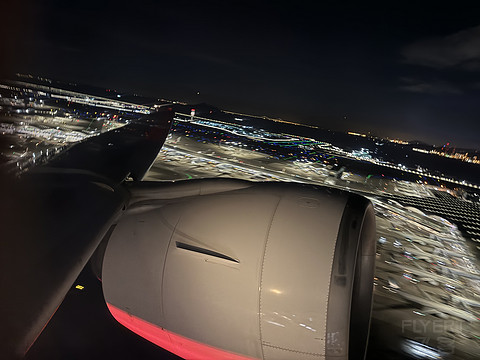 QR817｜Qatar Airways HKG-DOH Business Class｜B77W