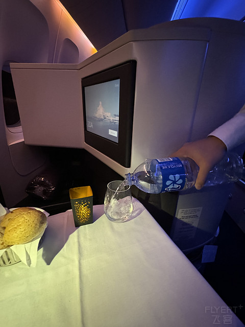 QR817｜Qatar Airways HKG-DOH Business Class｜B77W