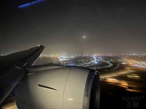QR817｜Qatar Airways HKG-DOH Business Class｜B77W