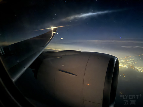 QR817｜Qatar Airways HKG-DOH Business Class｜B77W