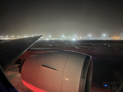 QR817｜Qatar Airways HKG-DOH Business Class｜B77W