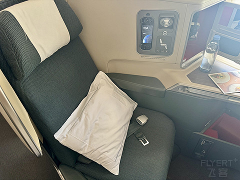 国泰航空A350-900商务舱:香港HKG-大阪关西KIX
