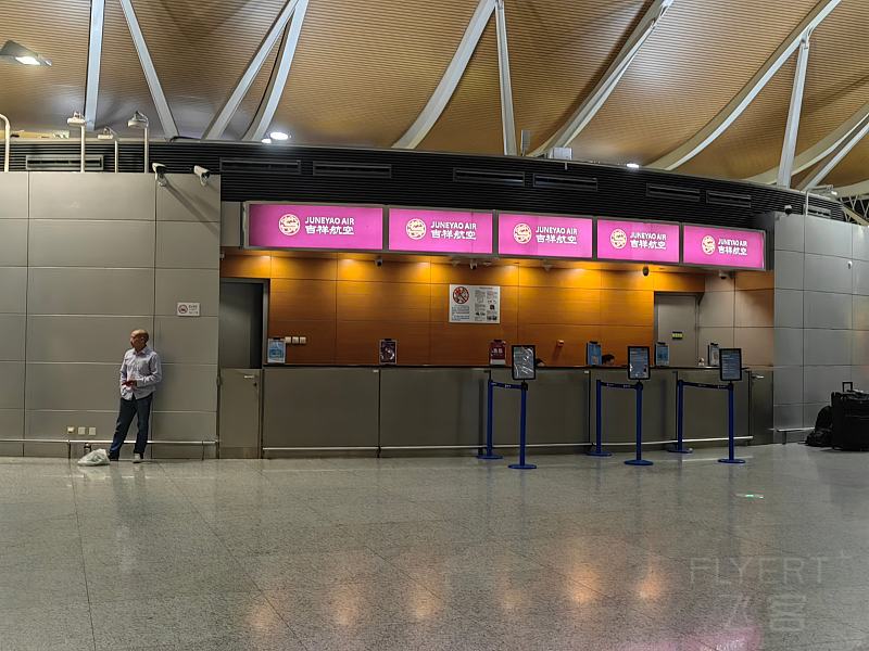 222119YqFVoGicCXoGnO33.jpg