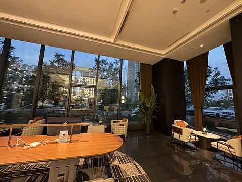 乌鲁木齐高铁站万达颐华酒店🏨Wanda Yi Urumqi Railway Station