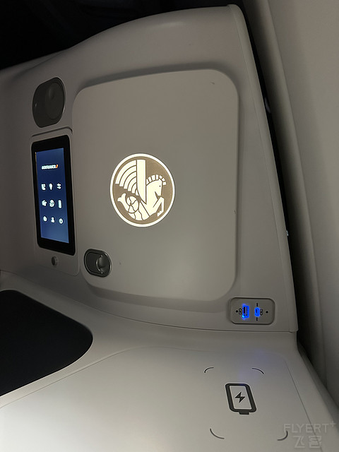 法国航空｜A350 新商务舱｜超宽1A Bulkhead Seat｜HKG-CDG-LHR