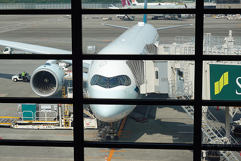 国泰大湾区空中联运—坂进京出四机型经济舱全体验