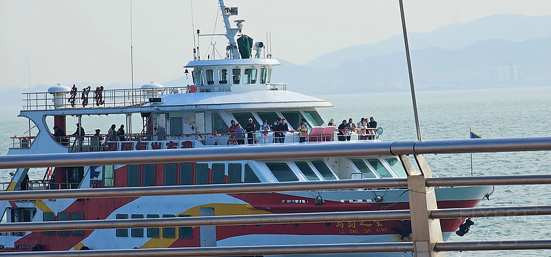 152006eeweQpGlv5JHK8Nf.jpg
