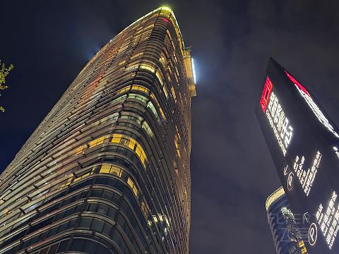 在时钟下相见｜成都华尔道夫酒店双子塔景观房体验