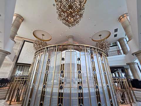 在时钟下相见｜成都华尔道夫酒店双子塔景观房体验