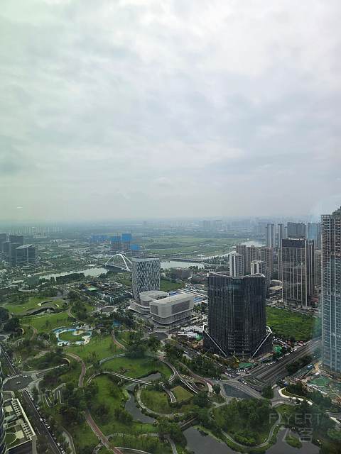 在时钟下相见｜成都华尔道夫酒店双子塔景观房体验