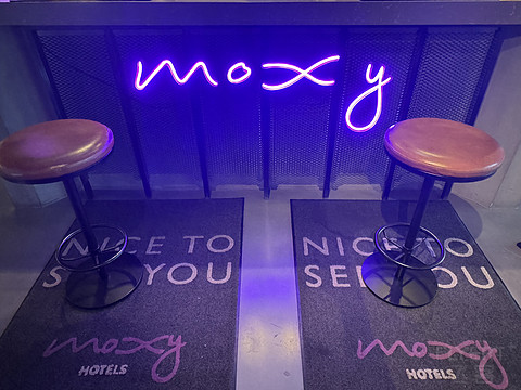 全国最便宜的moxy非西安moxy莫属，总完各种券只要100 多，交通便利吃喝玩乐在其中🤗🏨