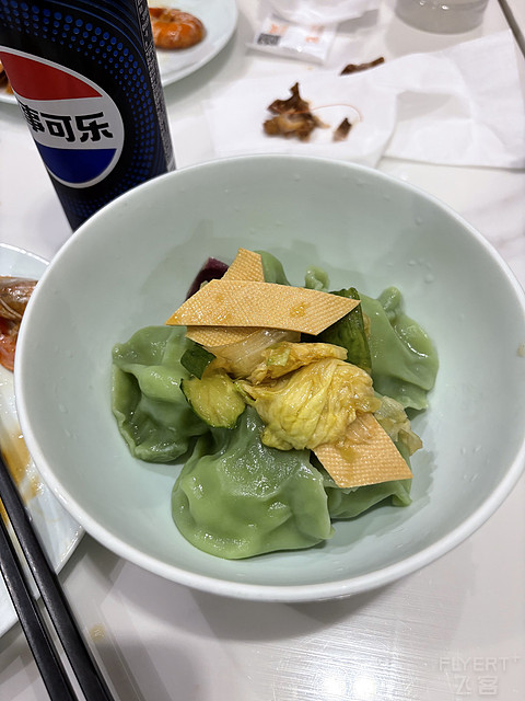首享胶东机场山航休息室-急赶慢赶的国内中转，TAO-SHA趁机吃个饭[by上海小医生]