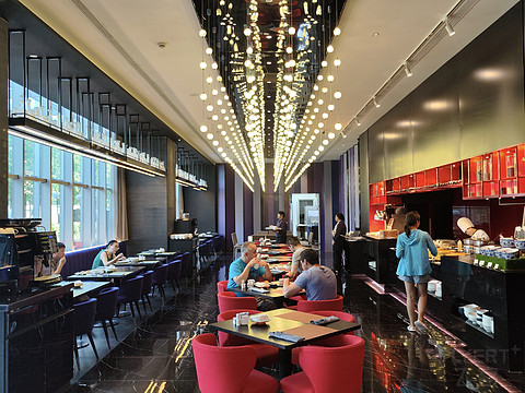 海派回响｜上海证大美爵酒店｜豪华套房