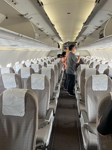 GO WEST “云端两小时，沪蓉双城记” MU5409航班飞行体验
