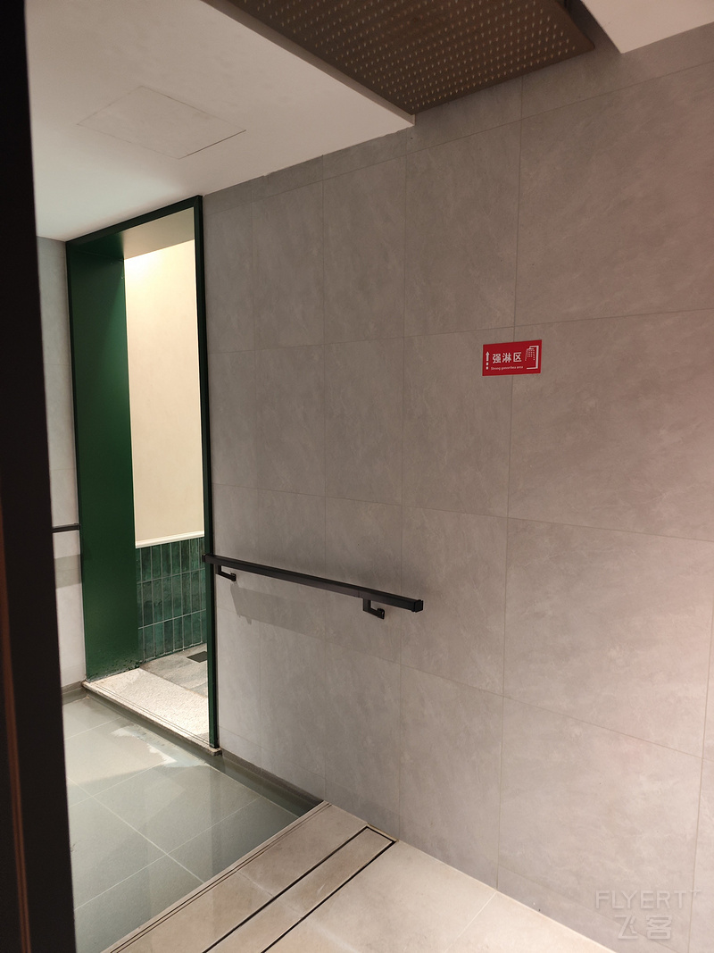 152028S352bnWAVJkJm30A.jpg